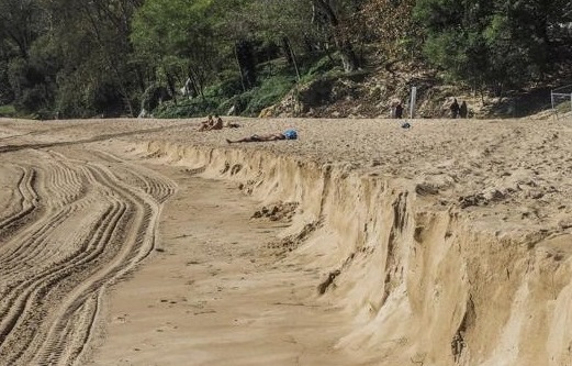 EL TEMPORAL DA OTRO MORDISCO A LAS PLAYAS DE LOREDO Y LA MAGDALENA