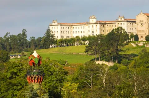 Descubre Comillas dest